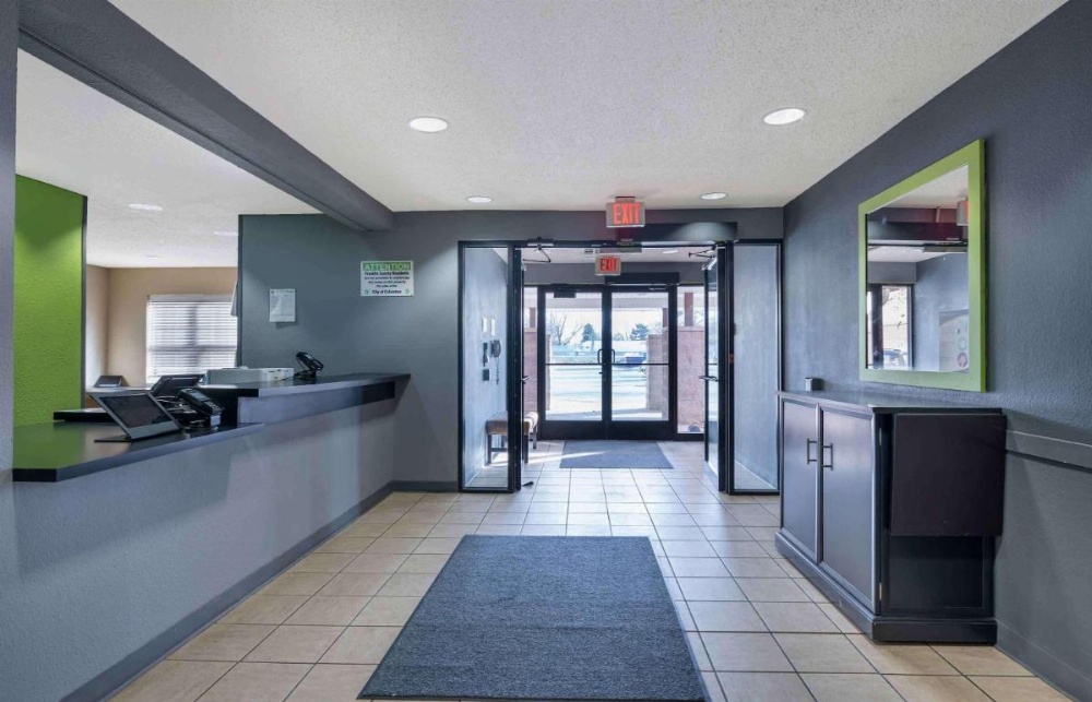 Suburban Studios Columbus North Main image